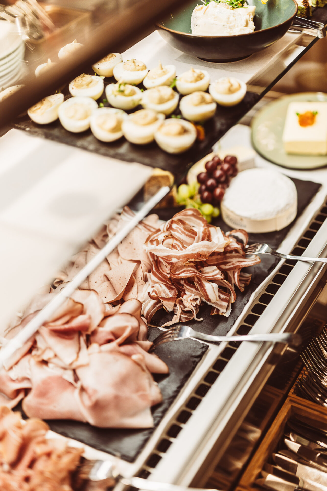 Brunchbuffet, Speck, Käse, Senfeier, Buter, Schinken